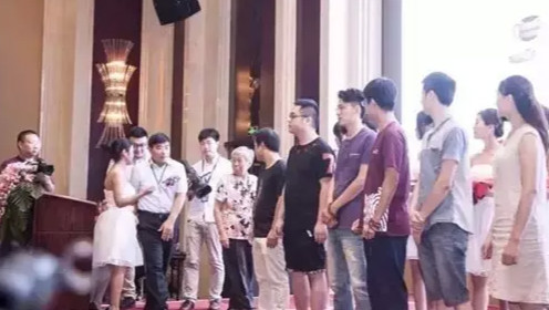 获奖选手应邀参加颁奖典礼 获奖选手应邀参加颁奖典礼