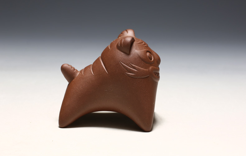 【小老虎】紫砂茶宠精品 茶玩 紫砂把件 三种泥料可选 【小老虎】紫砂茶宠精品 茶玩 紫砂把件 三种泥料可选