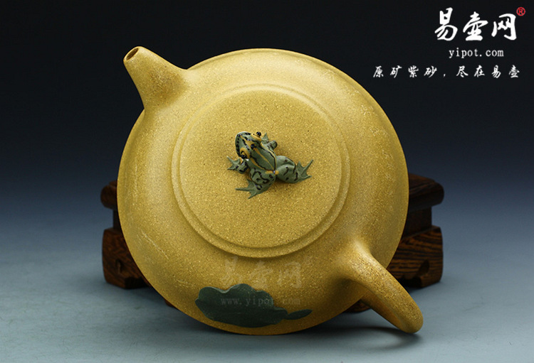 蒋蓉壶艺传人:陈晓云荷塘春色壶图片 蒋蓉壶艺传人:陈晓云荷塘春色壶图片