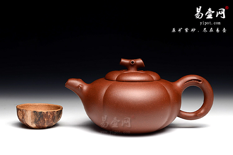 宜兴紫砂壶艺人:黄叶萍《柿扁壶》图片 宜兴紫砂壶艺人:黄叶萍《柿扁壶》图片