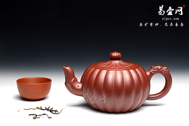 宜兴紫砂陶艺名人：冯盘军《菱花》紫砂壶图片